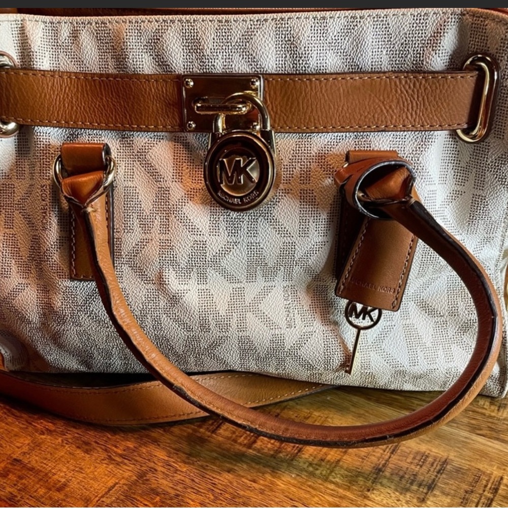 Michael signature medium tote